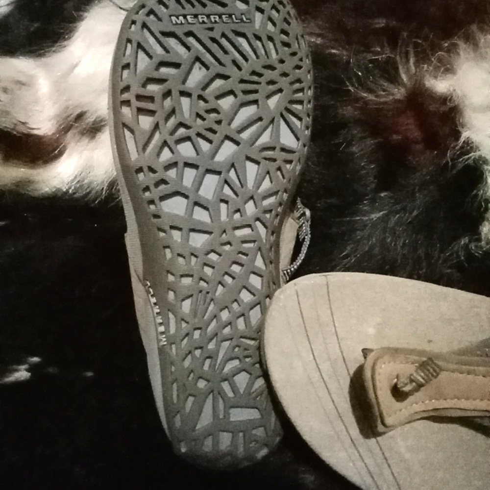 Merrell Sandels / Fop Flops